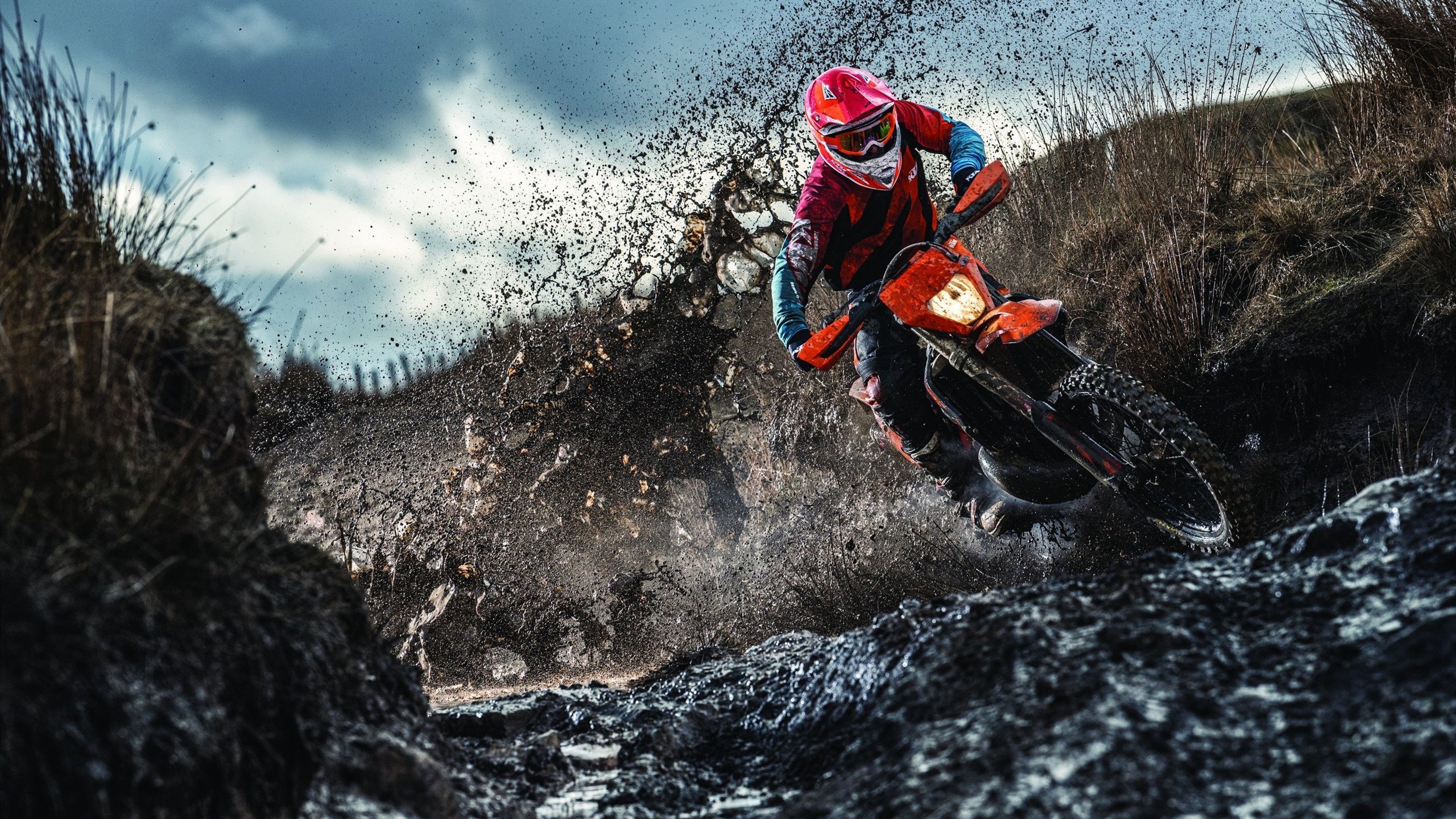 中国男篮海外集训开启,争夺国际赛场佳绩,中国男篮晒集训合影